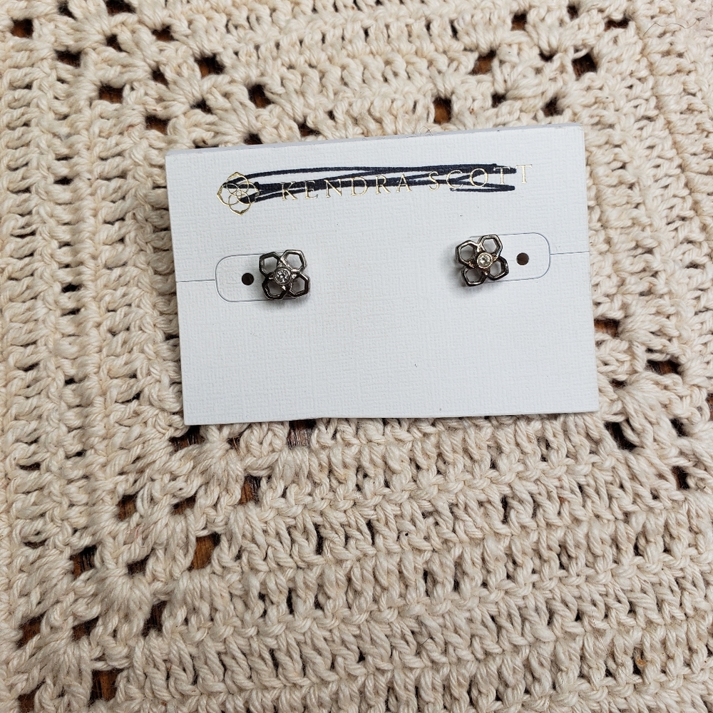 Kendra Scott flower earrings silver color